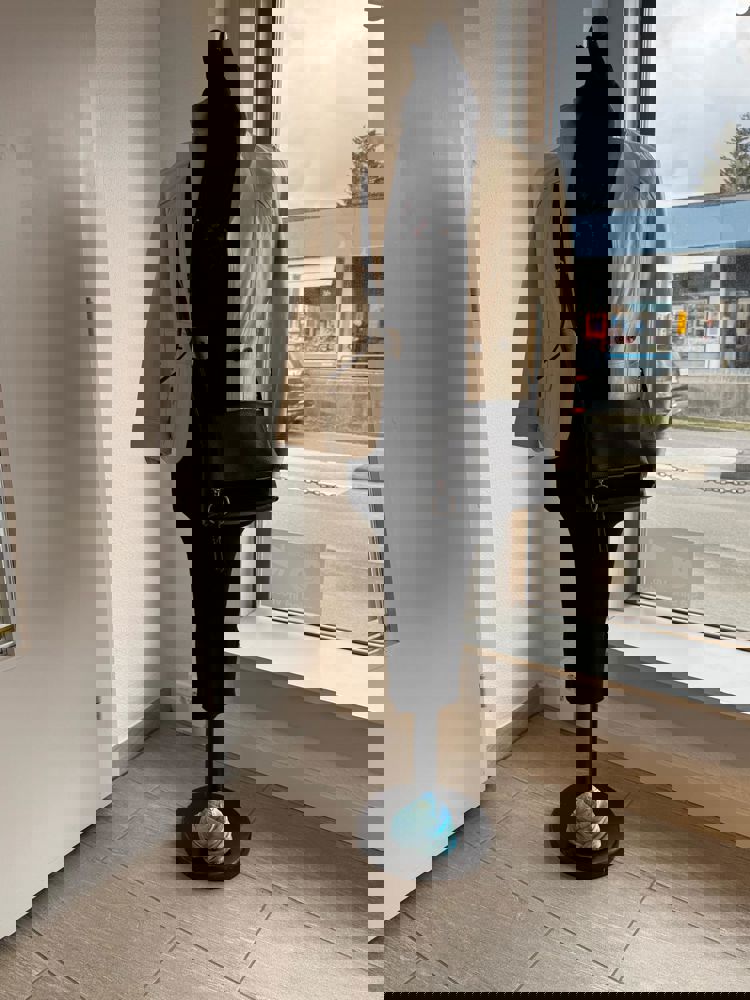 s81